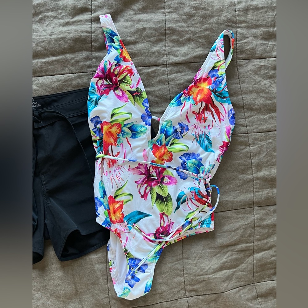 Women’s Bathing Suits- Large
